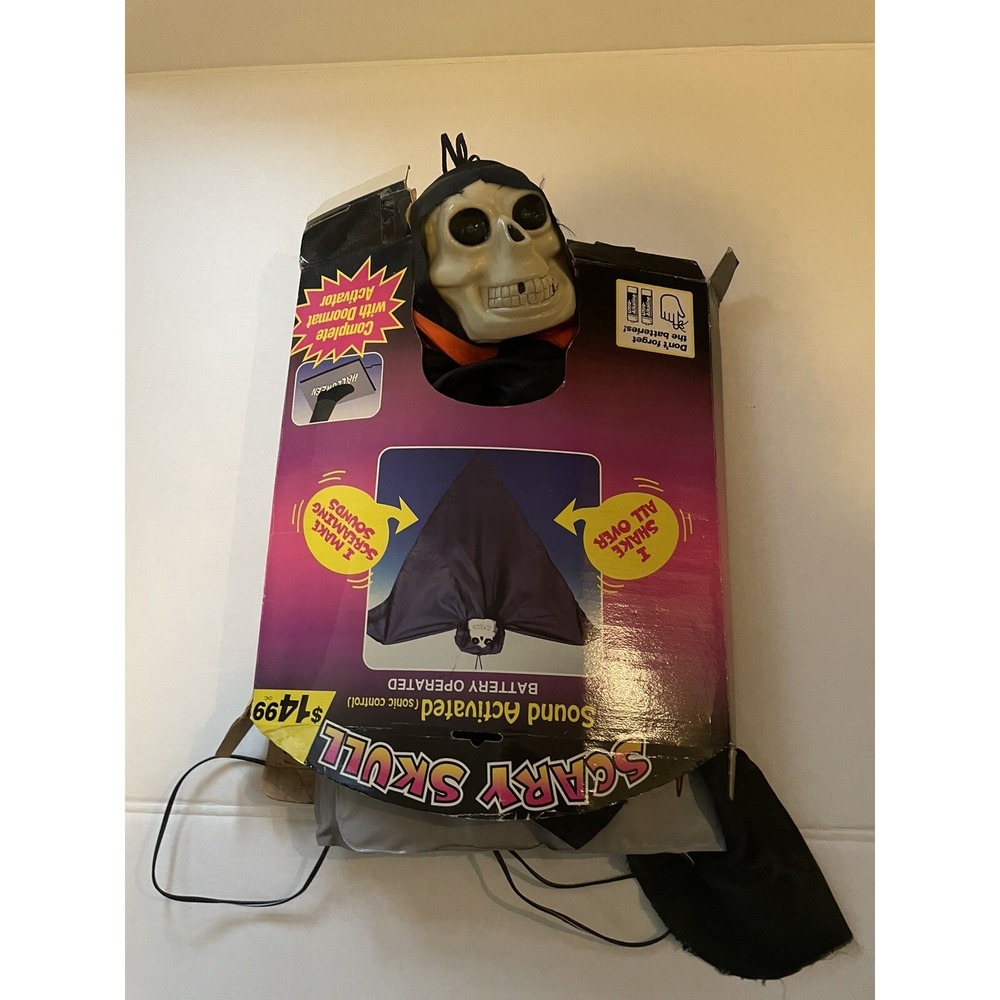 Scary Skull Door Mat Operated Hanging Floating Skull Vtg Halloween Decoration